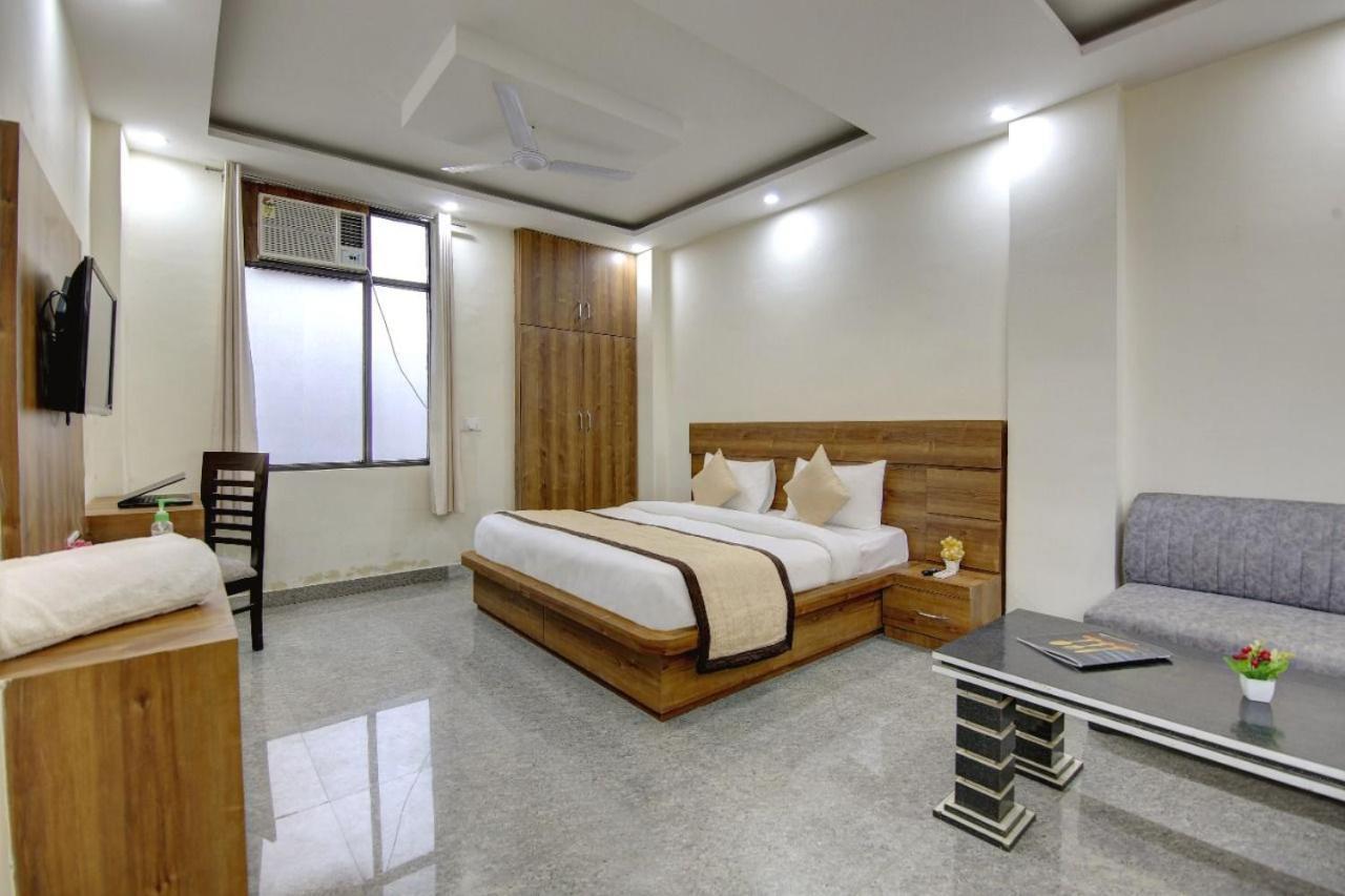 Hotel Premier Noida 135 Exterior foto