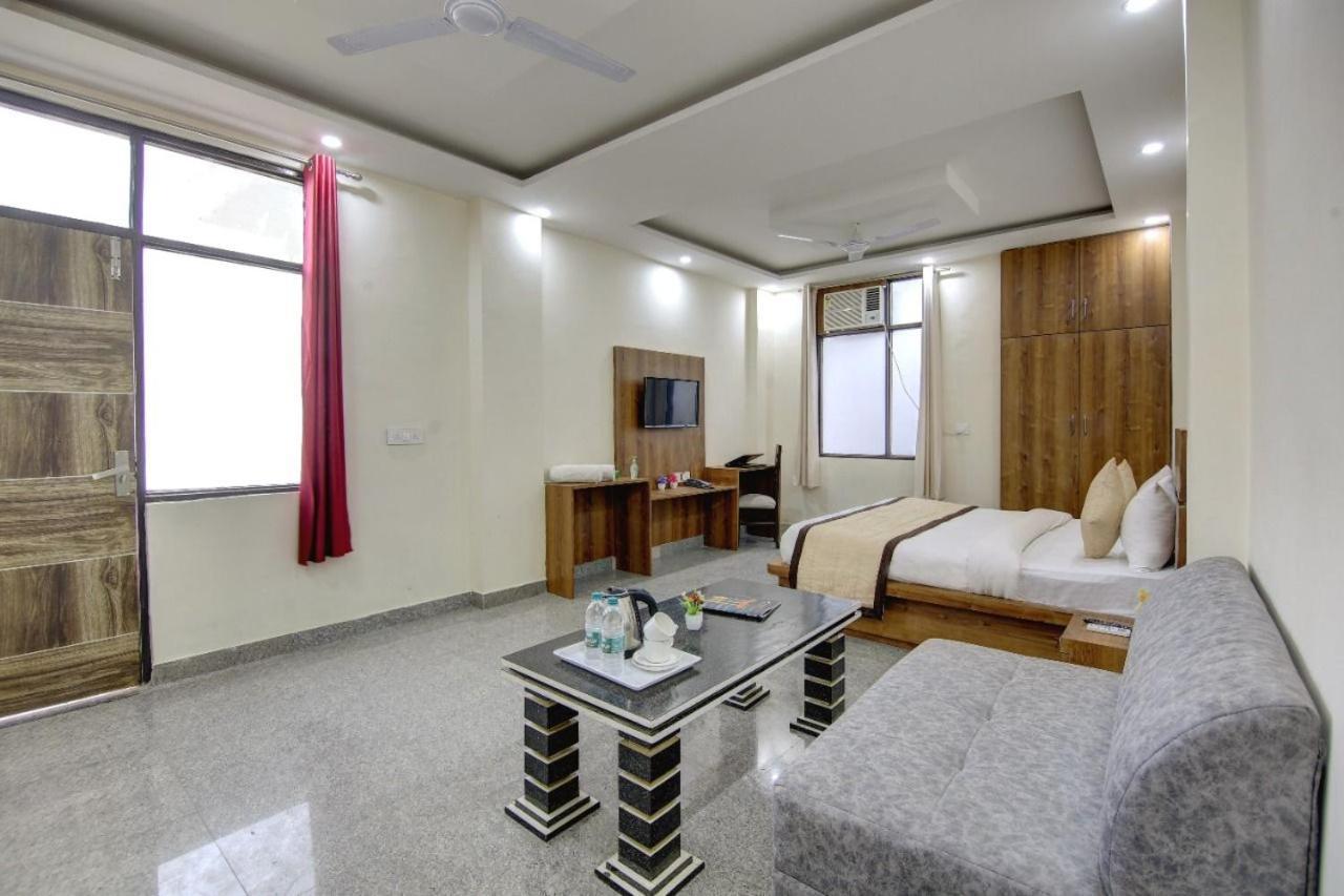 Hotel Premier Noida 135 Exterior foto